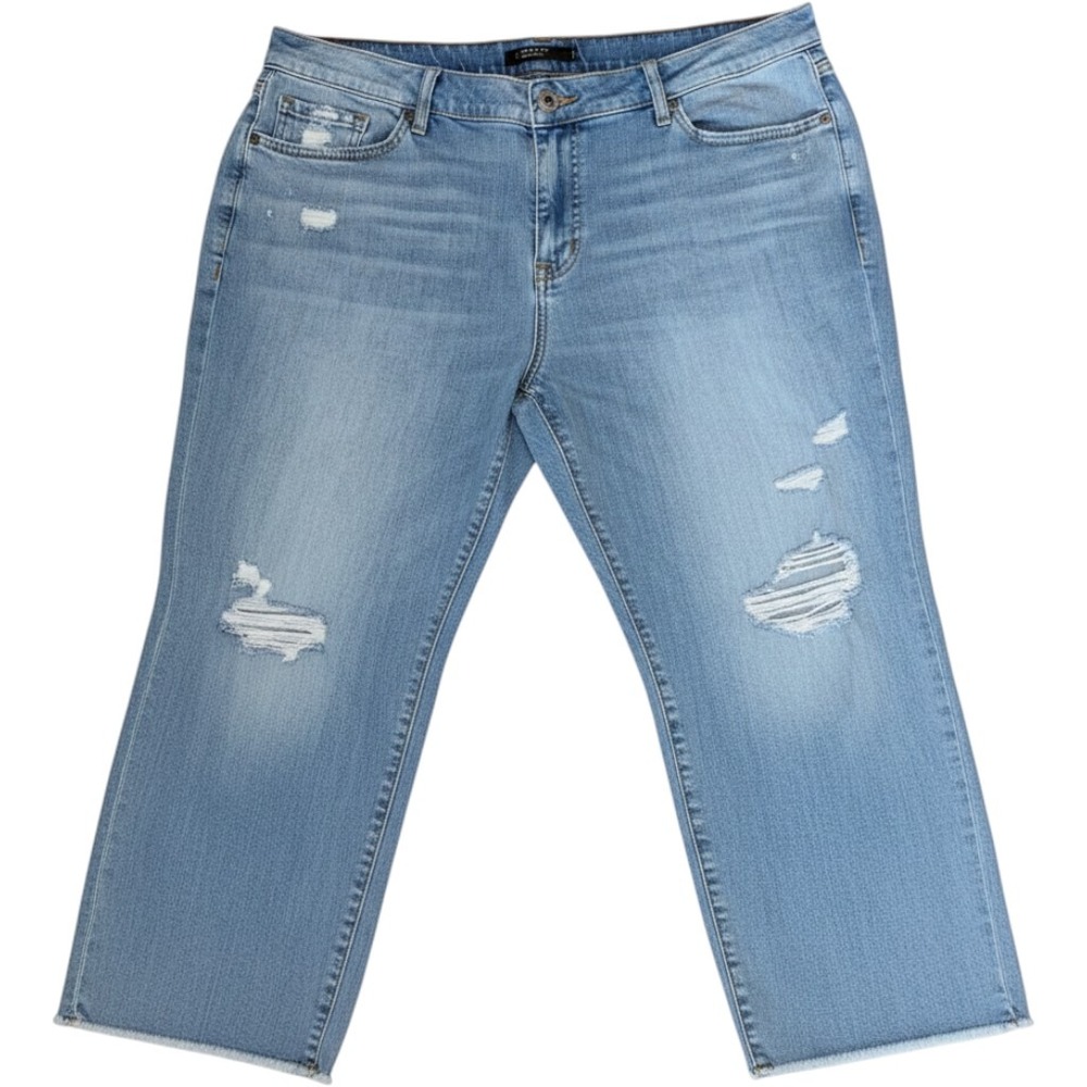 Torrid Crop Boyfriend Light Wash Distressed Raw Hem Size 20 Stretch